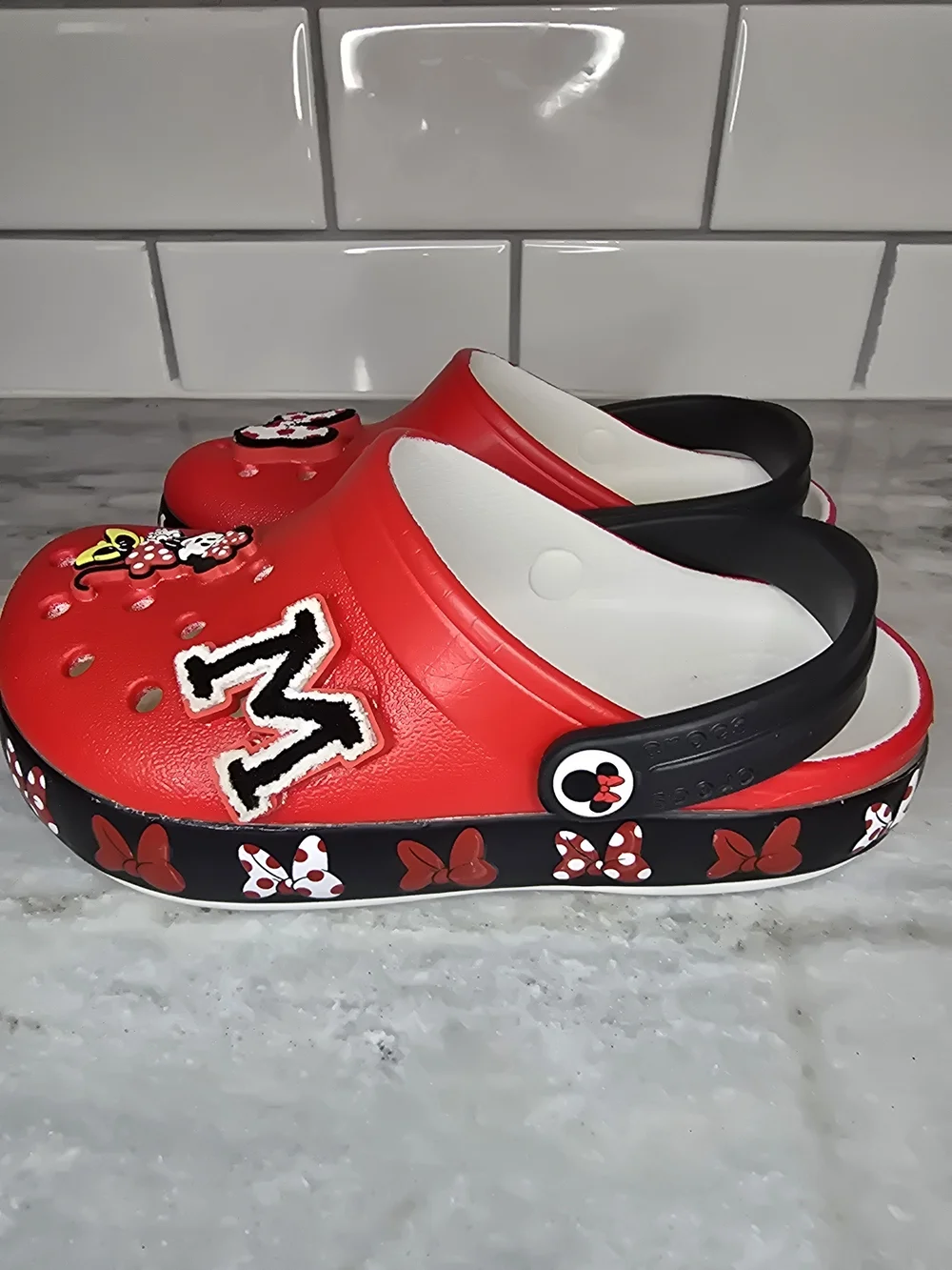 Crocs Disney Minnie Mouse Platform Clogs Red Black Kids C9